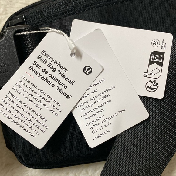 ❤️ Lululemon Black Everywhere Belt Bag Extended Strap Hawaii Exclusive NWT - Picture 7 of 9